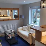 New 2 Bedrooms With Private Ensuite Bathrooms Near Heathrow