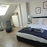 New 2 Bedrooms With Private Ensuite Bathrooms Near Heathrow