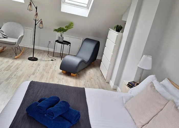 New 2 Bedrooms With Private Ensuite Bathrooms Near Heathrow