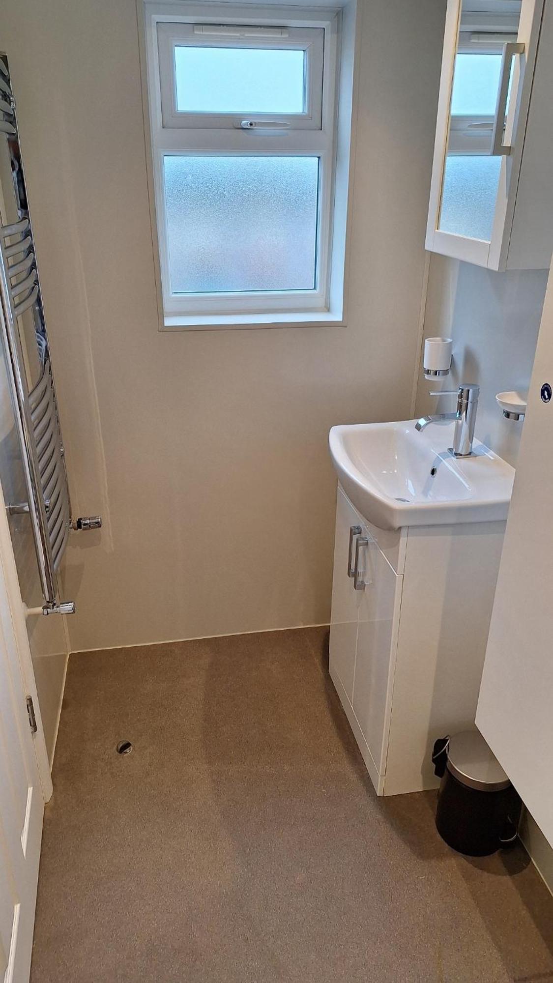 Homestay New 2 Bedrooms With Private Ensuite Bathrooms Near Heathrow *