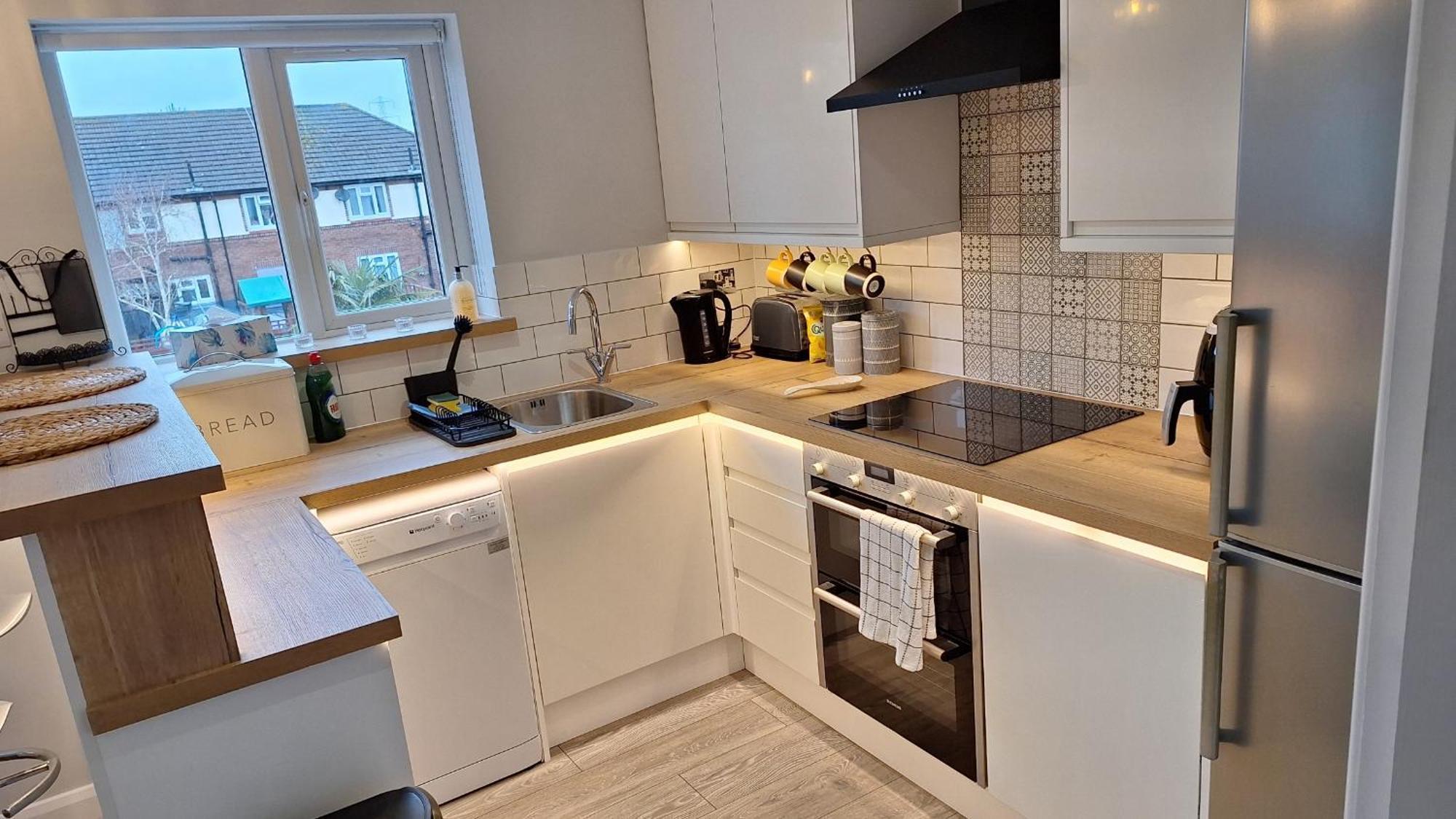 New 2 Bedrooms With Private Ensuite Bathrooms Near Heathrow Homestay