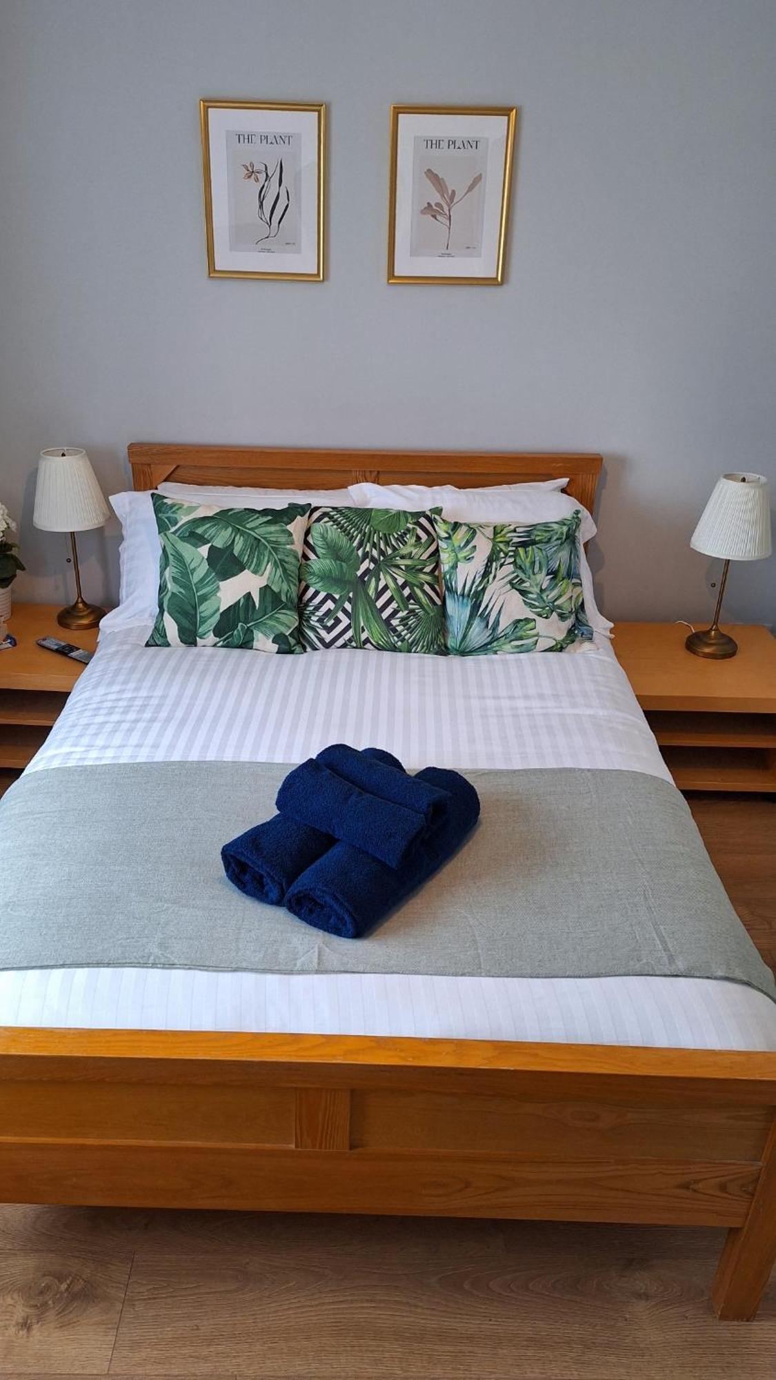 Homestay New 2 Bedrooms With Private Ensuite Bathrooms Near Heathrow Ashford (Surrey)