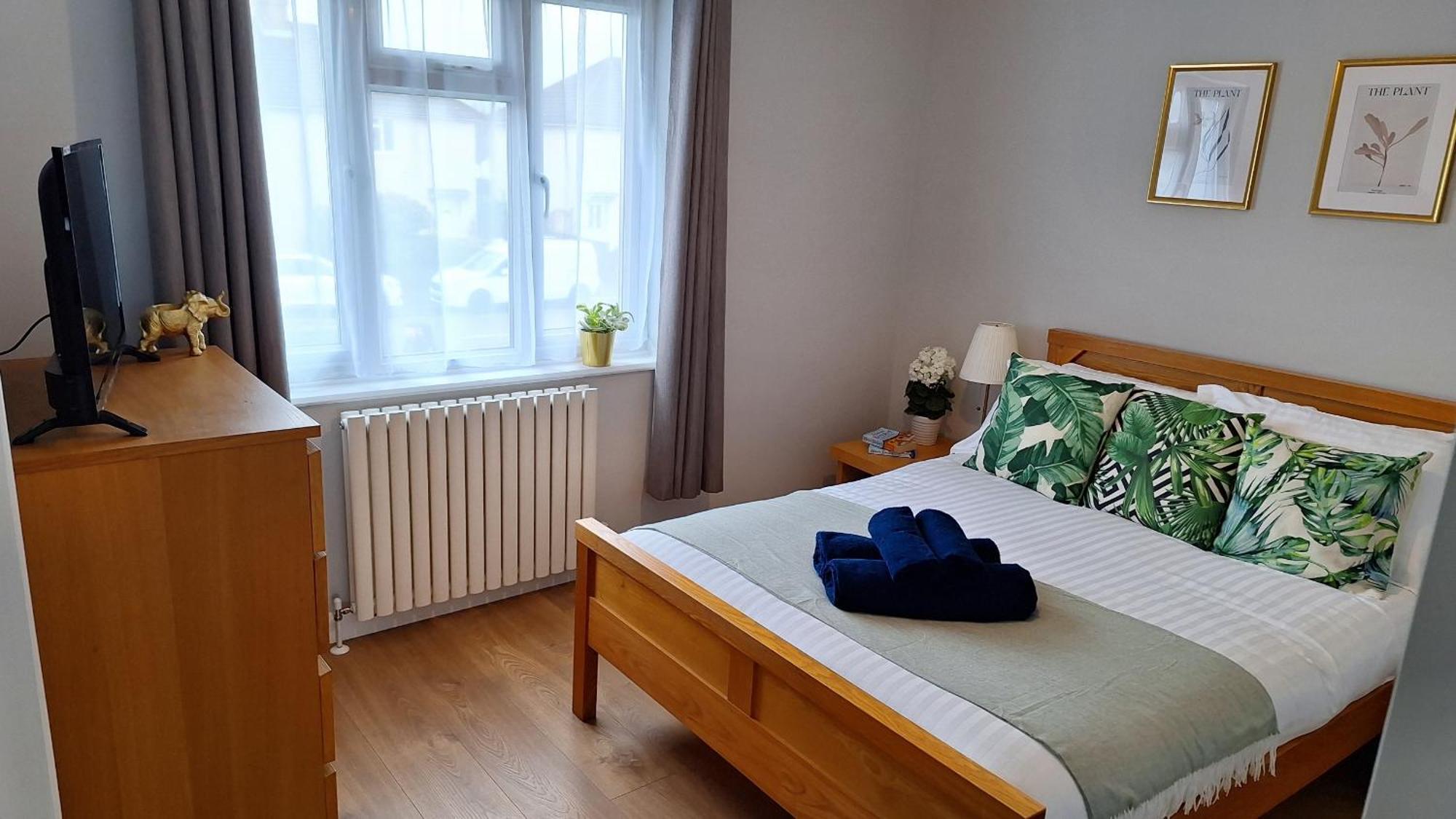 New 2 Bedrooms With Private Ensuite Bathrooms Near Heathrow Homestay Ashford (Surrey)