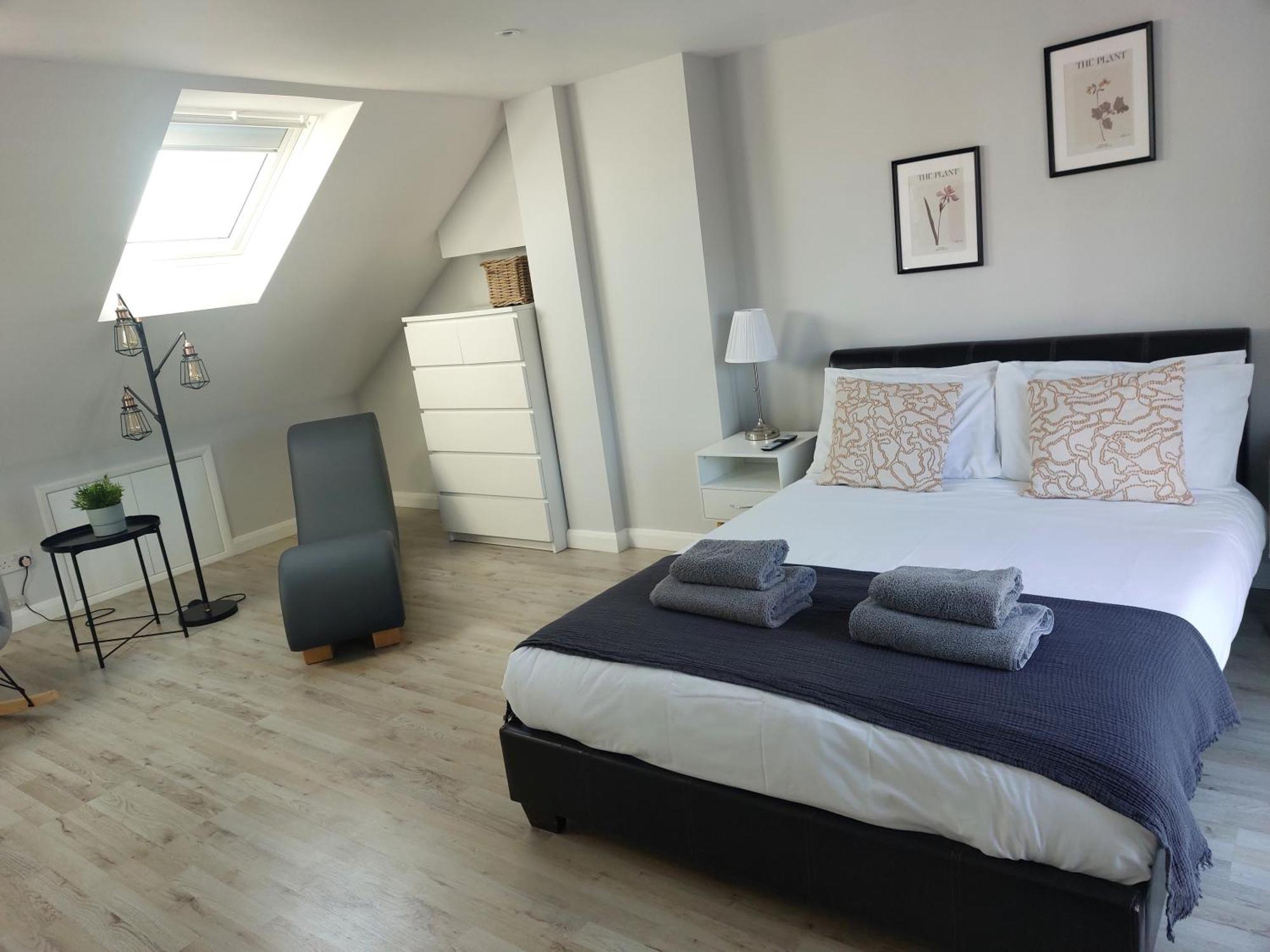 New 2 Bedrooms With Private Ensuite Bathrooms Near Heathrow Ashford (Surrey)